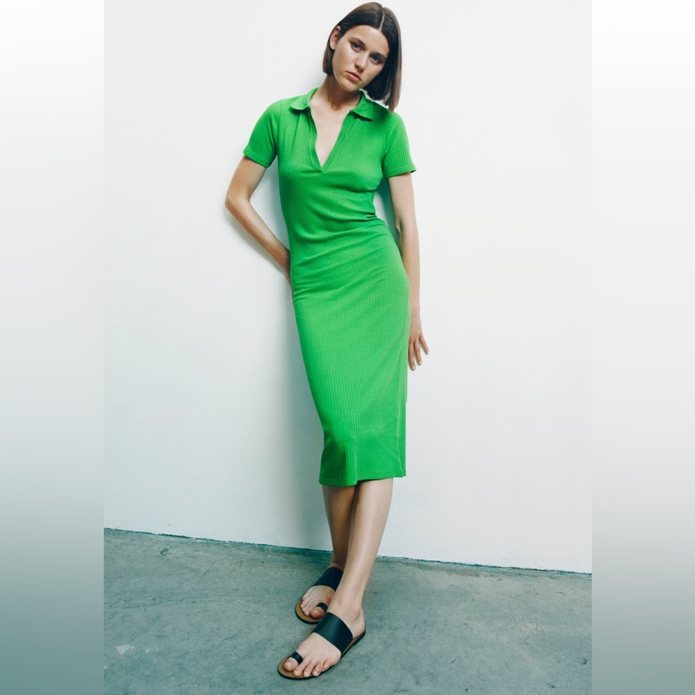 🌷Zara midi fitted  dress V neck M - New🌷